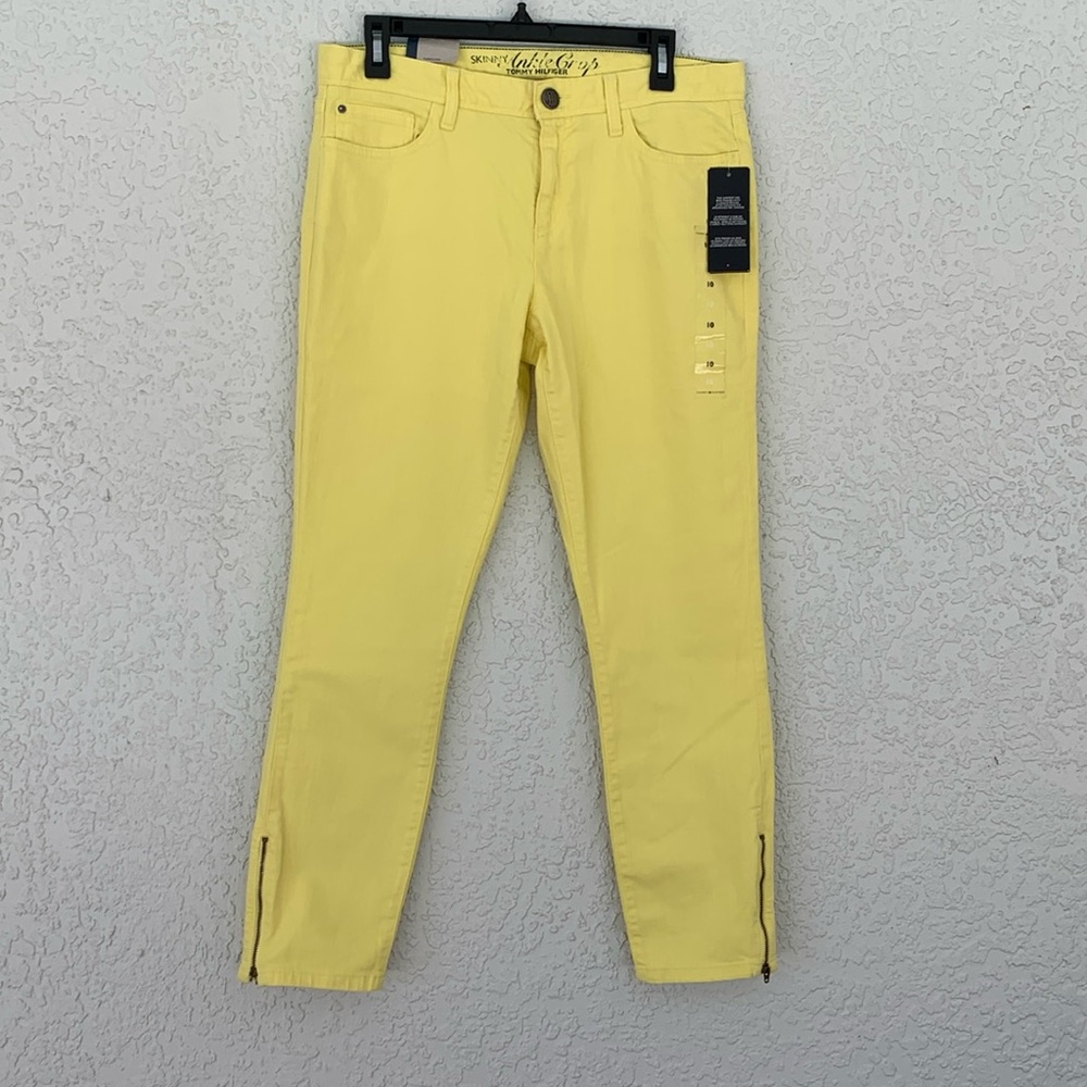 Tommy Hilfiger skinny ankle crop pants with size zipper on the legs lemon color
